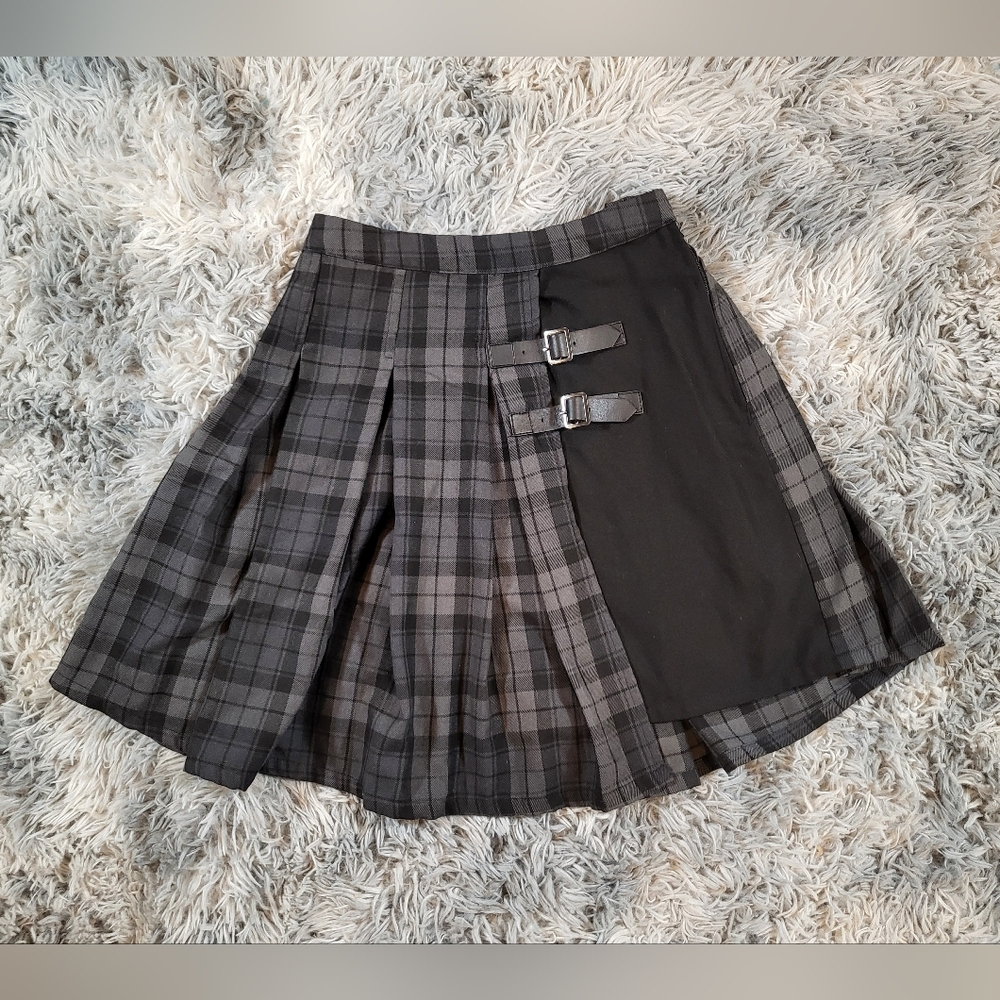 Hot Topic Black and Gray Plaid A-Line Skirt
